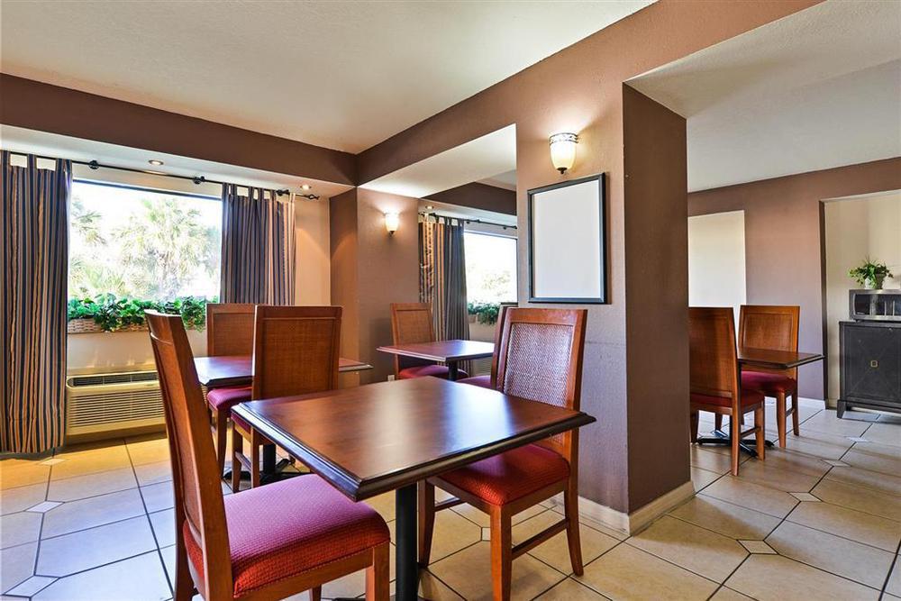 Days Inn & Suites By Wyndham Tampa - Ybor City Restaurant foto
