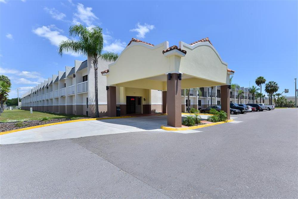 Days Inn & Suites By Wyndham Tampa - Ybor City Exterior foto